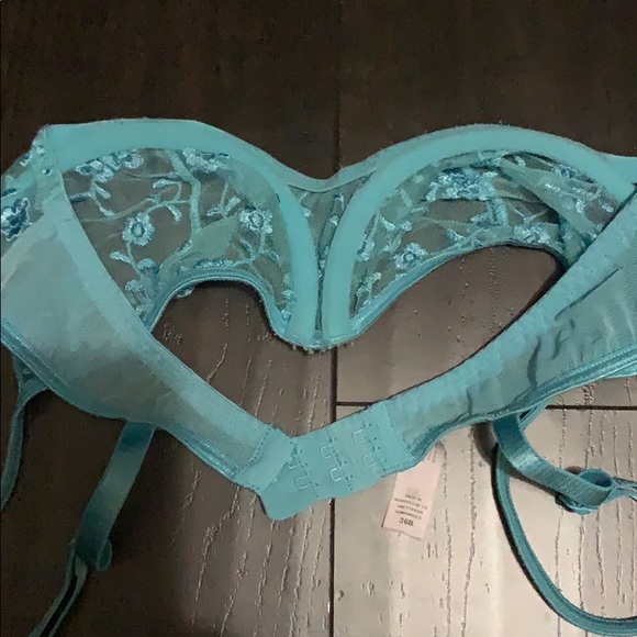 Victoria secret bra use 36B aqua color - Picture 6 of 6